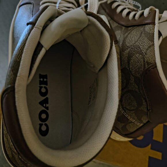 Coach - Picture 7 of 7